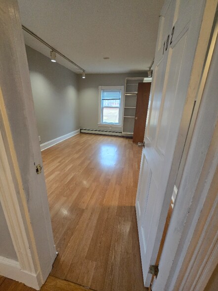 Building Photo - 500 Noway St