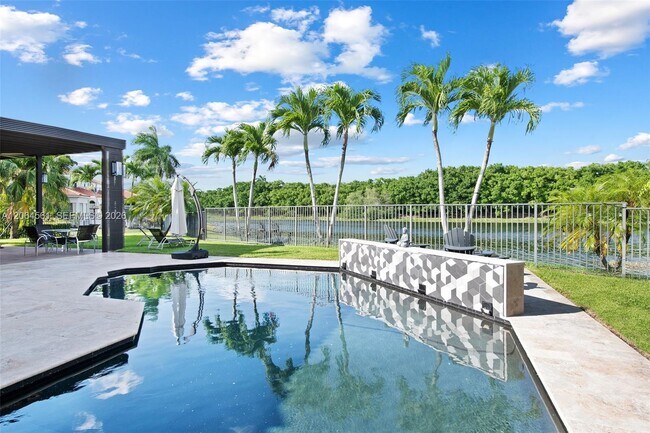 Building Photo - 2498 Eagle Run Dr