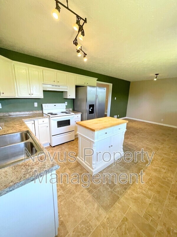 Building Photo - 271 Castleman Rd