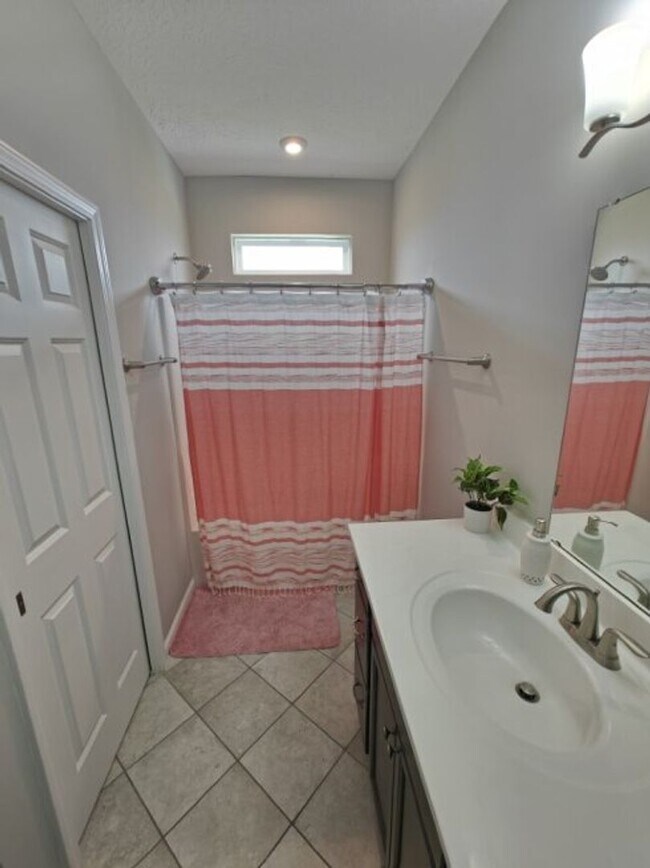 Building Photo - 4332 Foal Dr