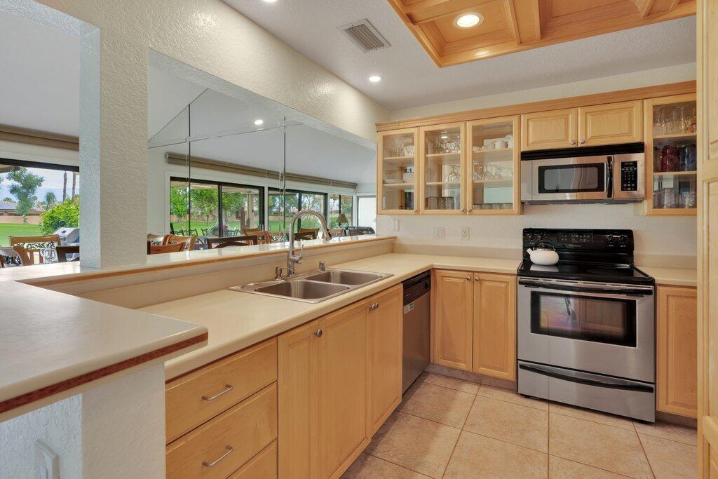 Building Photo - 77563 Woodhaven Dr S