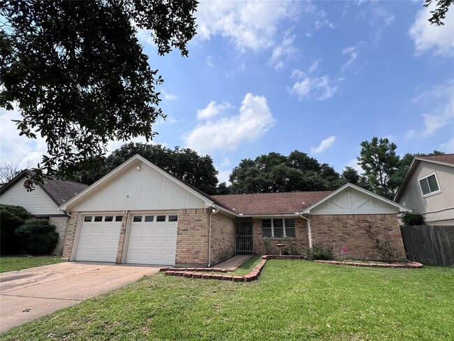 Building Photo - 22422 Elsinore Dr