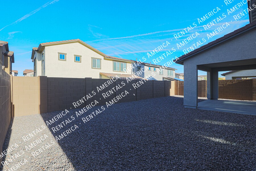 Building Photo - 17717 W Cassia Way