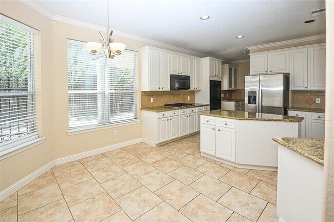 Building Photo - 8707 Westbrook Forest Dr