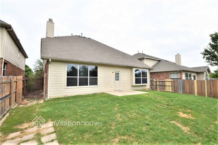 Building Photo - 9917 Lamberton Terrace