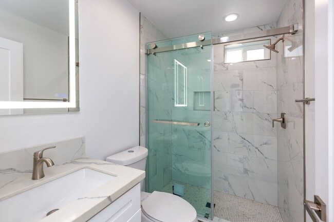 Building Photo - CHARMING Newly Constructed 1BD/BA Availabl...