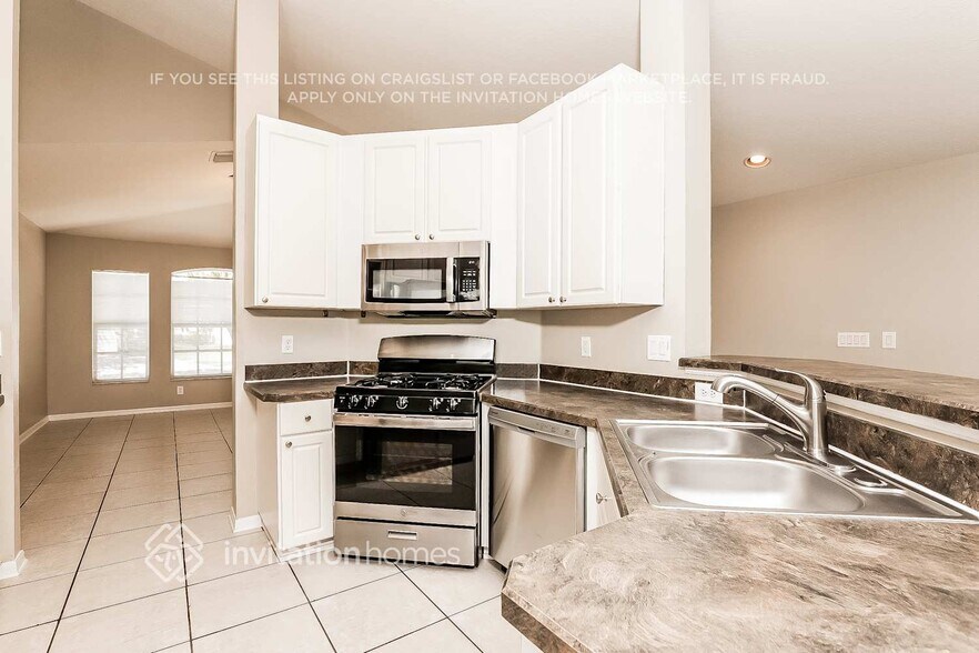 Building Photo - 6651 Cambridge Park Dr