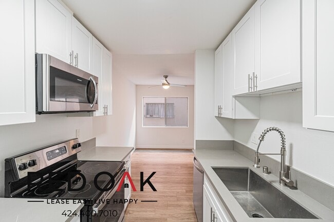 Building Photo - Spacious One Bedroom with Stainless Steel ...