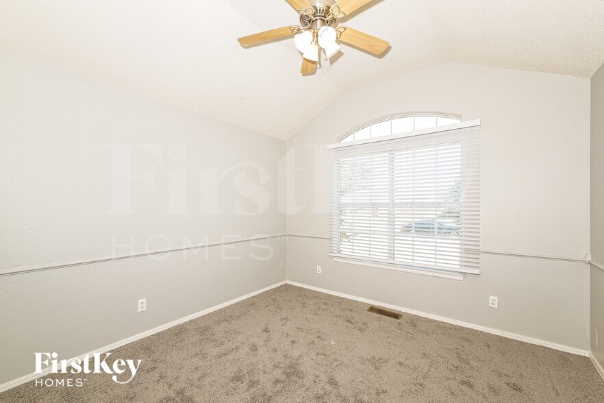 Building Photo - 1912 Dena Dr