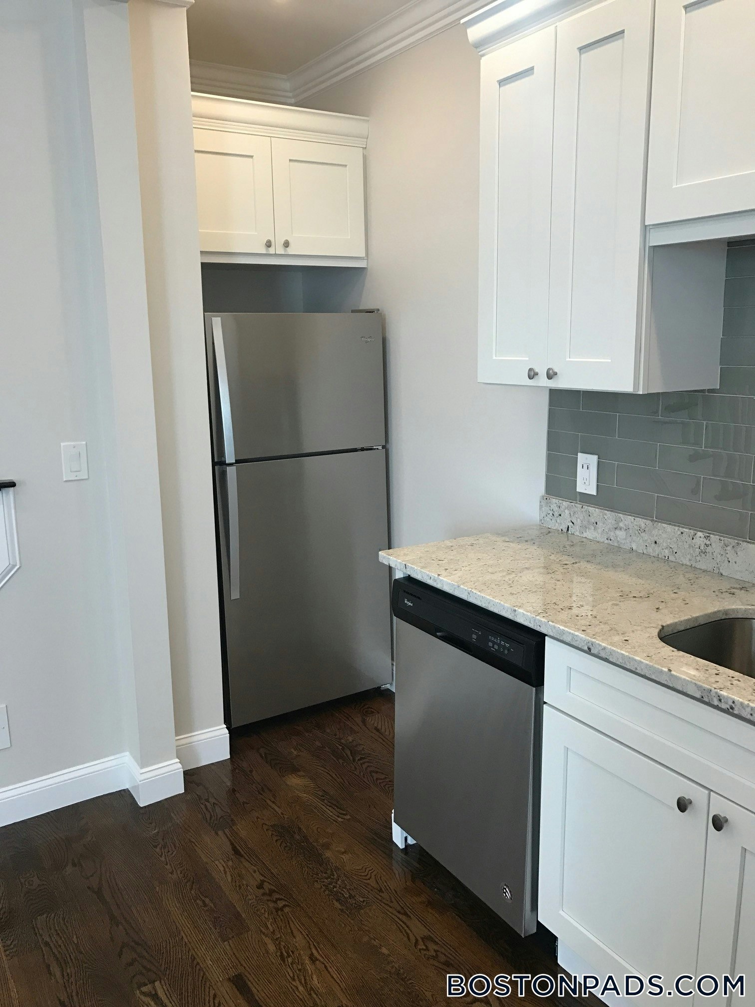 Building Photo - 19 Perrin St