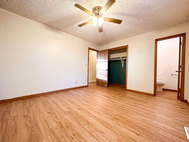 Building Photo - 3 bed/2 bath HOME w/ Garage! NOW LEASING! ...