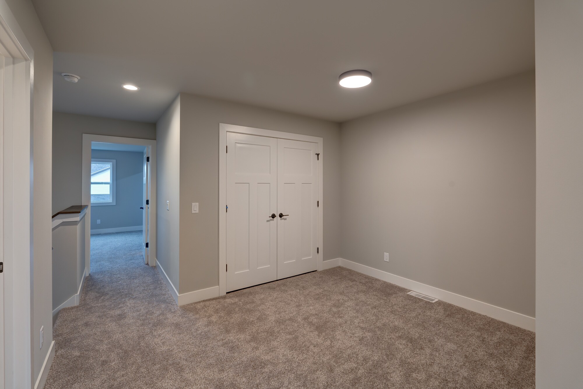 Building Photo - 137 Prairie Heights Dr