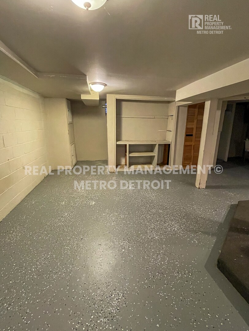 Building Photo - 18935 Indiana St