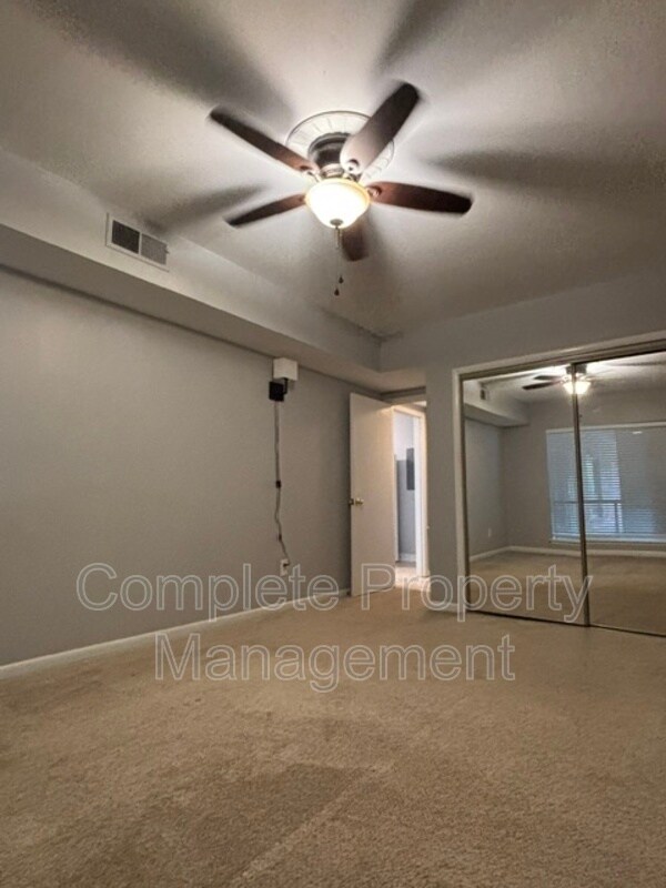 Building Photo - 55 Hanover Cir