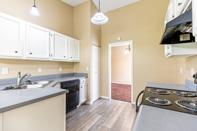 Building Photo - 14719 Highland Peak