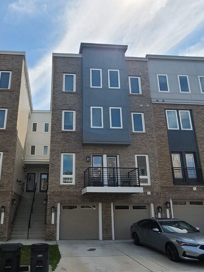Building Photo - Luxury 4-Level Condo TH in Rippon Landing