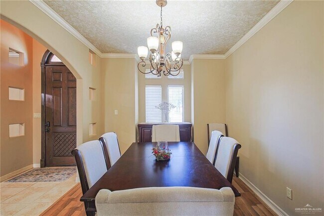 Building Photo - 30 S 48th Ln