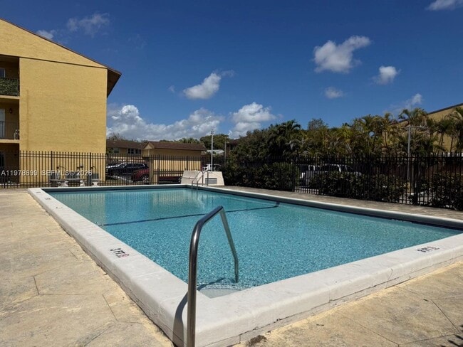 Building Photo - 15470 SW 82nd Ln