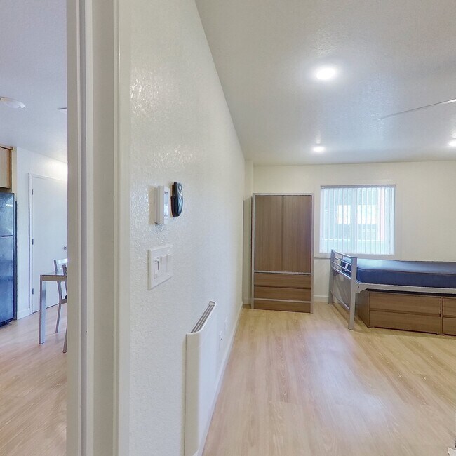 Building Photo - 2437 Piedmont Ave