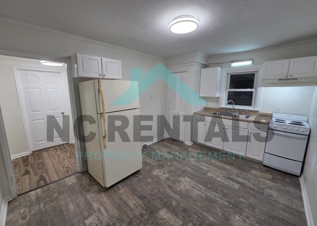 Building Photo - 1302 Cypress St