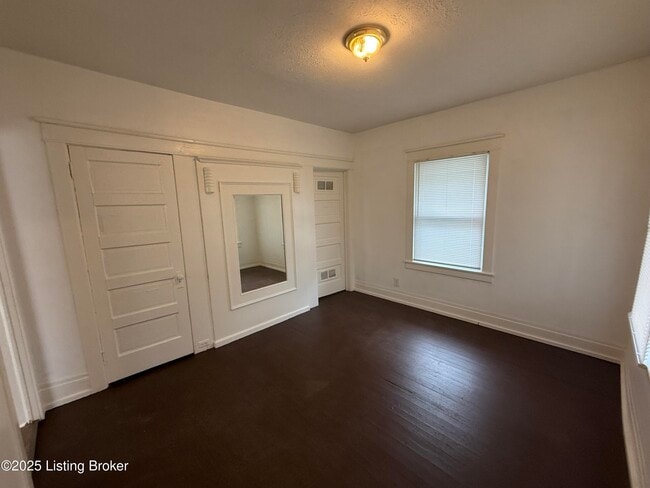 Building Photo - 217 W Fairmont Ave
