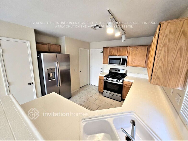 Building Photo - 5324 Clover Blossom Ct