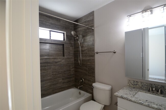 Building Photo - 76 S Wavy Oak Cir