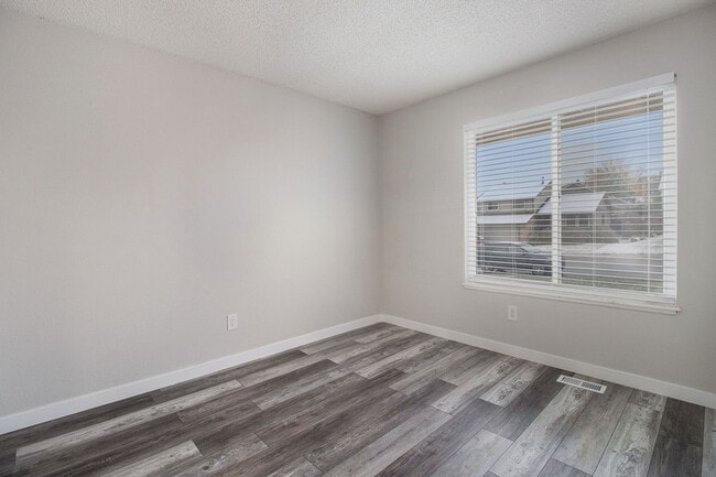 Building Photo - Stunning Greenwood Village Remodel!