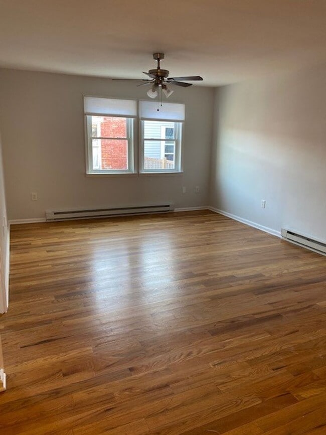Building Photo - Riverview Apartments -Renovated large 1 BR...