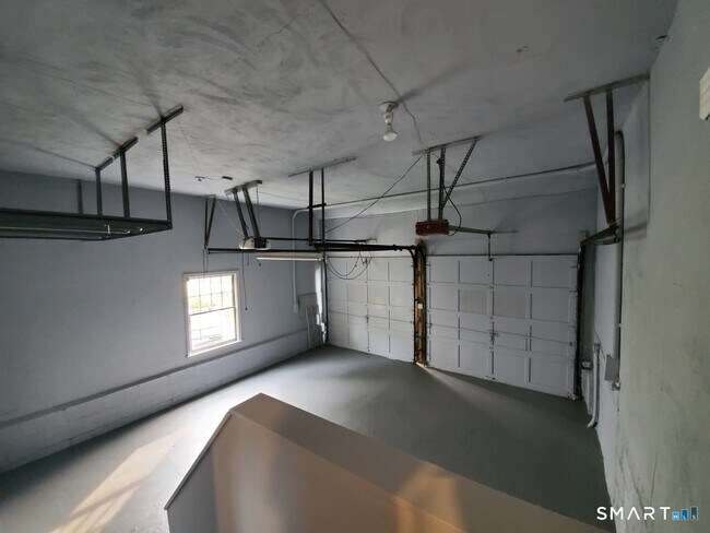 Building Photo - 170 Brookfield Ave