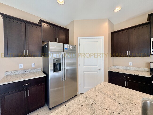 Building Photo - 7654 S Via Casa De Campo