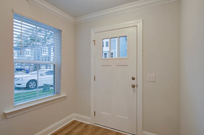 Building Photo - 1237 Tice Ln