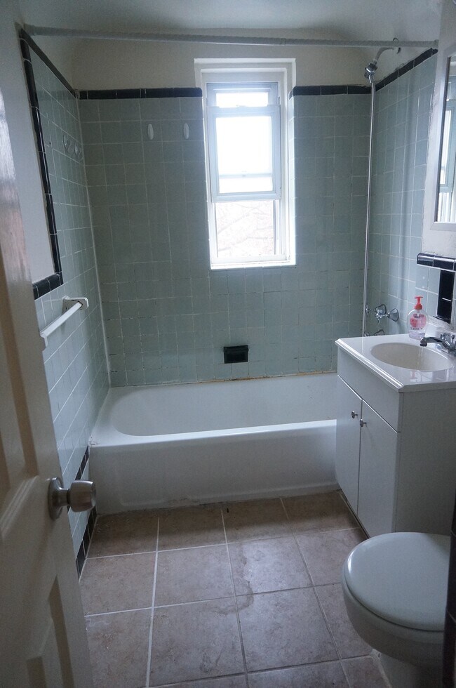 Primary Photo - 430 Ocean Pkwy