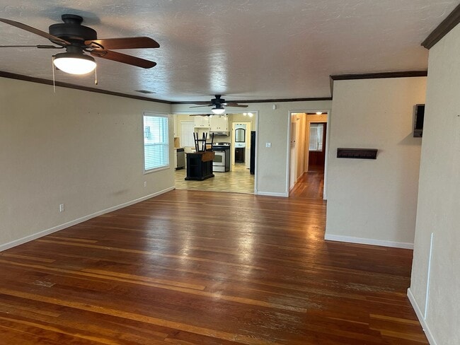 Building Photo - 14733 Jackson Ave