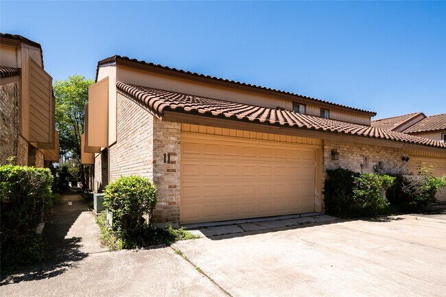 Building Photo - 5918 San Felipe St