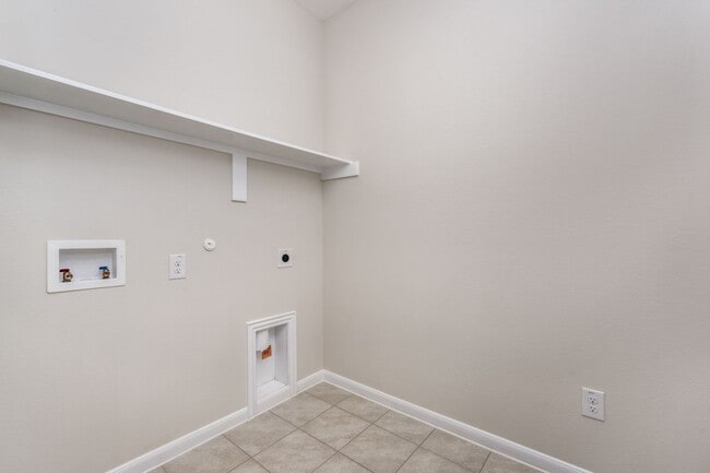 Building Photo - 4013 Bluestem Blvd