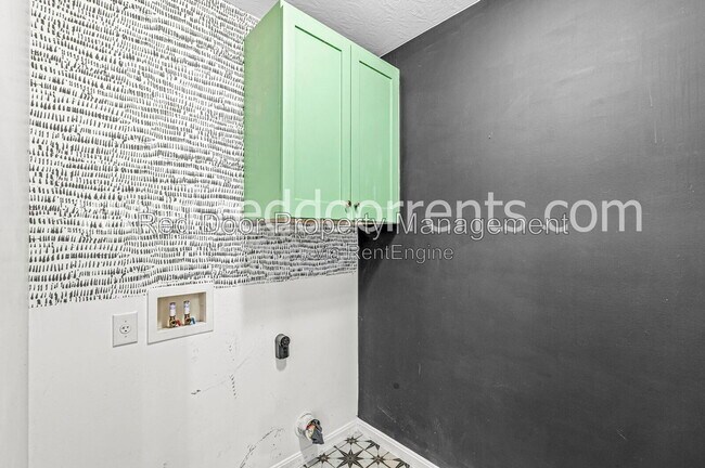 Building Photo - 2313 Trefoil Dr