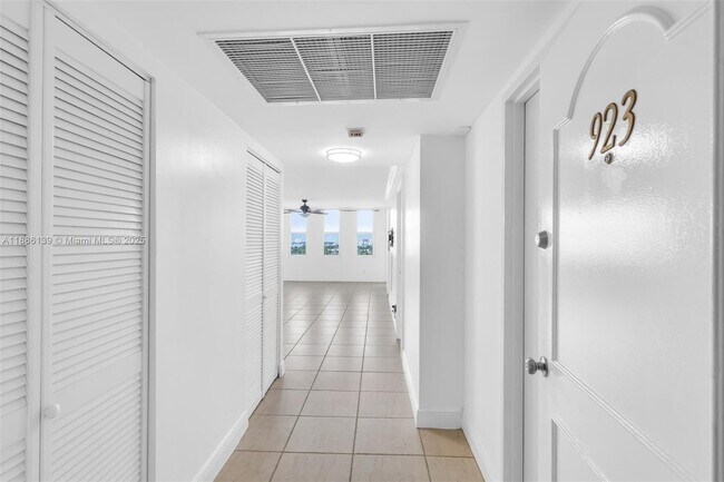 Building Photo - 5401 Collins Ave