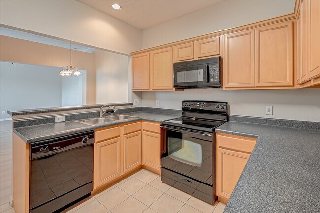 Building Photo - 717 Cedarwood Dr