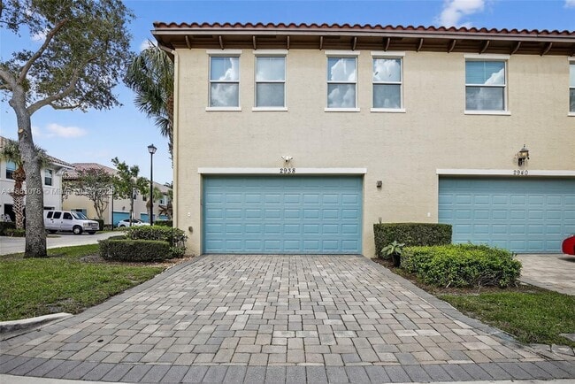 Building Photo - 2938 St Thomas Dr
