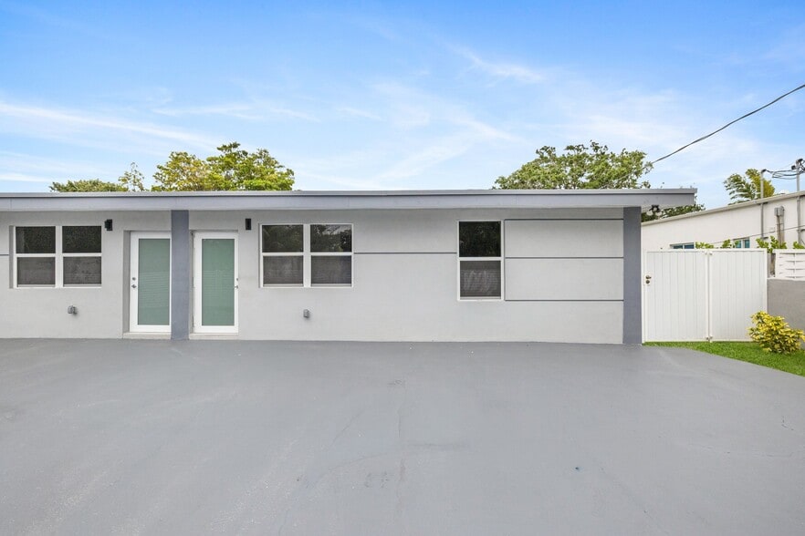 Building Photo - 2433 NW 97th St