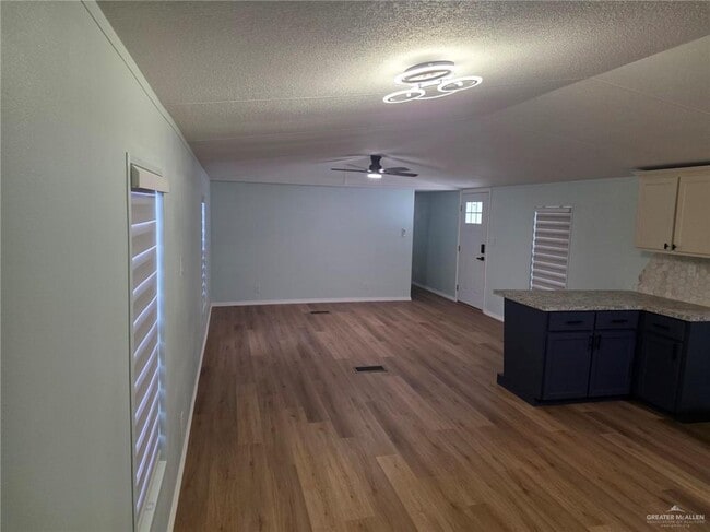 Building Photo - 23 E 28th St