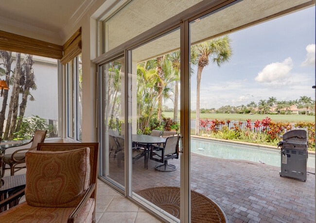 Building Photo - 119 Esperanza Way