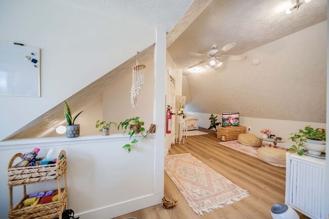 Building Photo - Massive 10 Bedroom Newly Renovated House P...