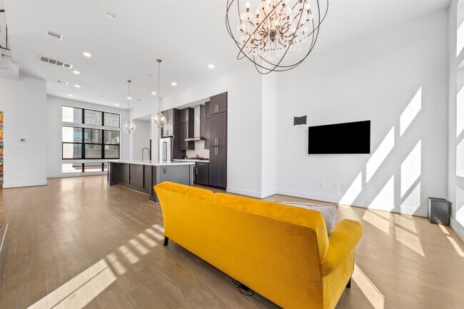 Building Photo - 1122 Ennis St