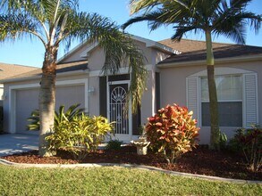 Building Photo - 2097 Deercroft Dr