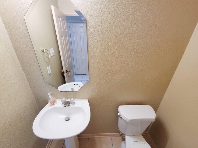 Building Photo - 21807 Aspen Mist Ln