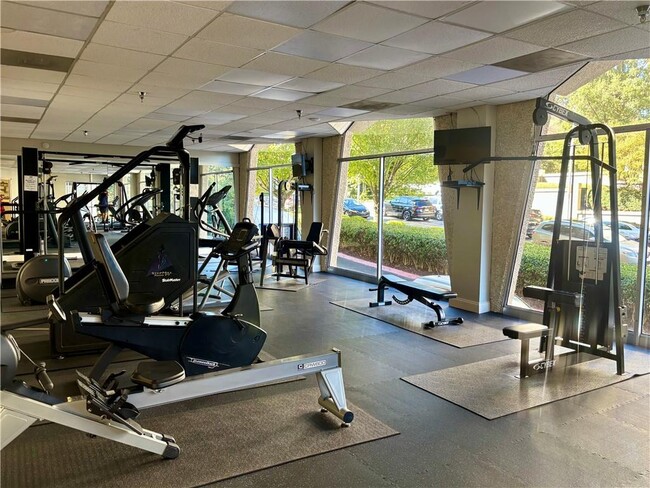 Building Photo - 2479 Peachtree Rd NE