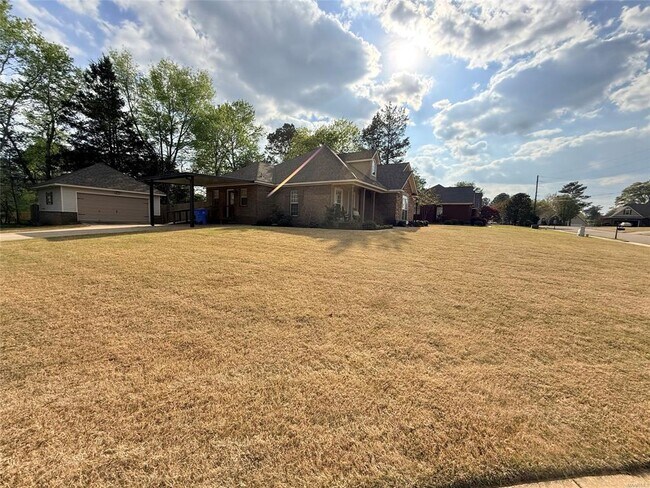 Building Photo - 601 Prairie View Dr