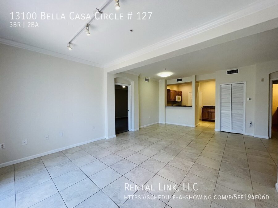 Building Photo - 13100 Bella Casa Cir